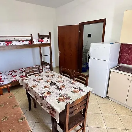 Marku 3 Apartamento Shëngjin